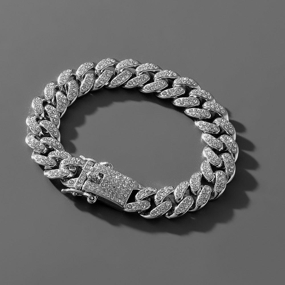 Glänzende Armbänder